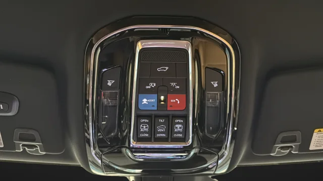 Used 2024 Diamond Black Jeep Summit image 31