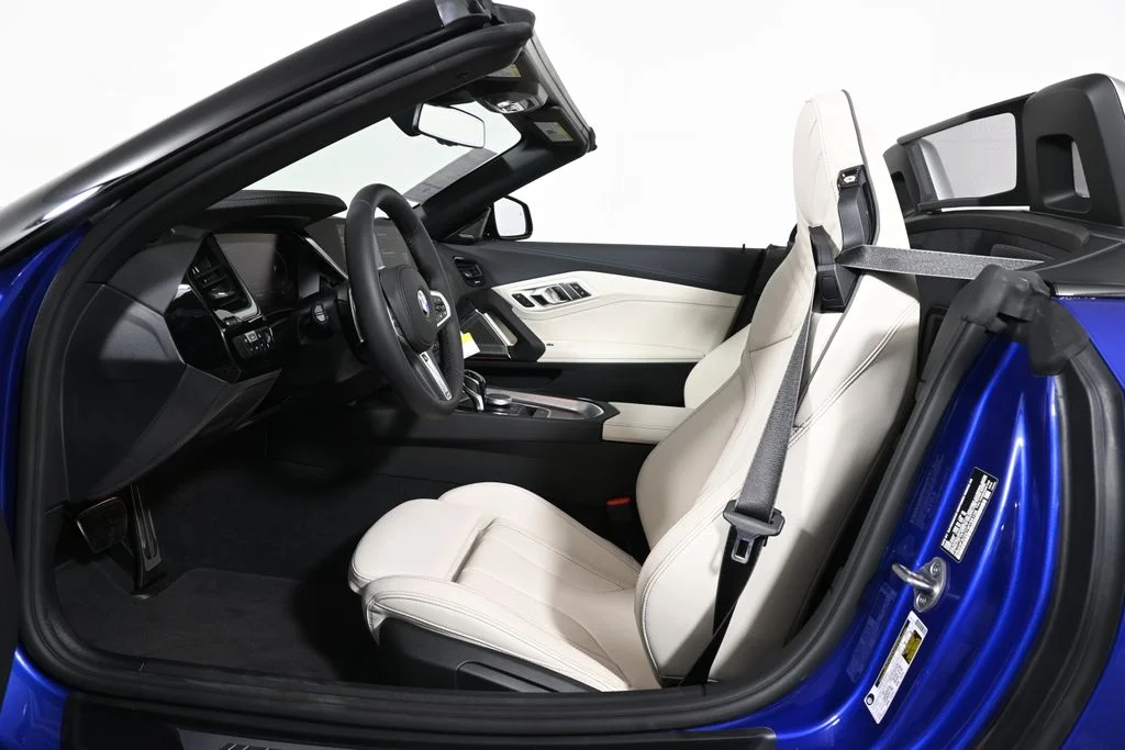 New 2026 Blue BMW sDrive30i image 3