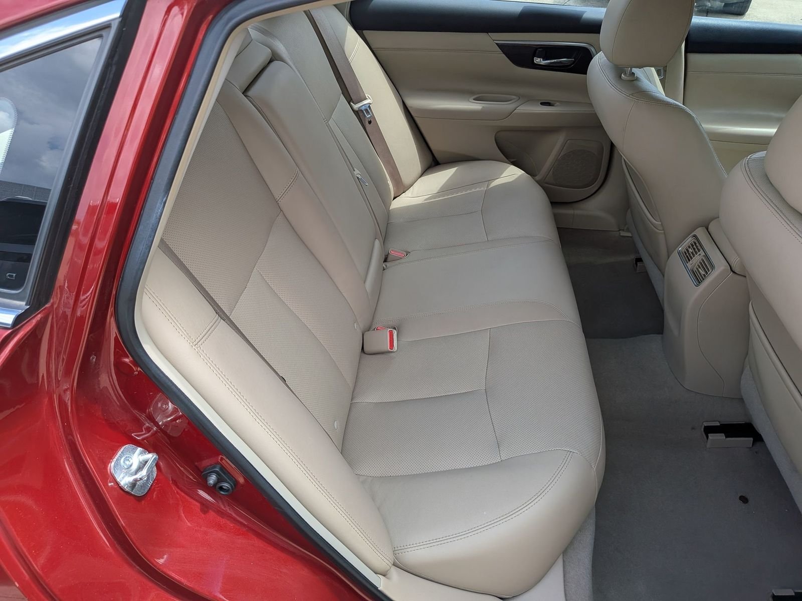Used 2013 Cayenne Red Metallic Nissan 2.5 SL image 31