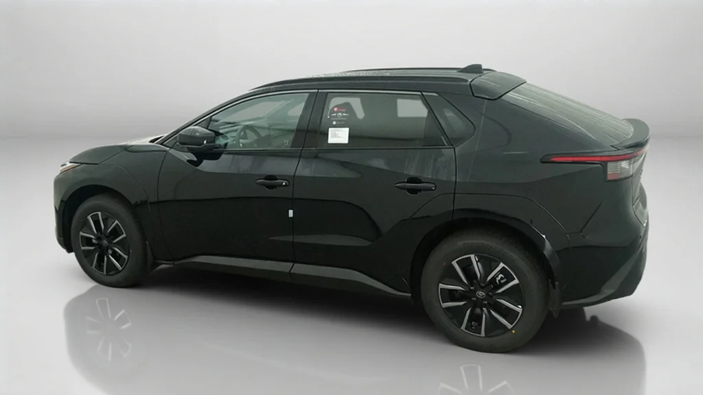 New 2027 Midnight Black Metallic Toyota XLE image 15