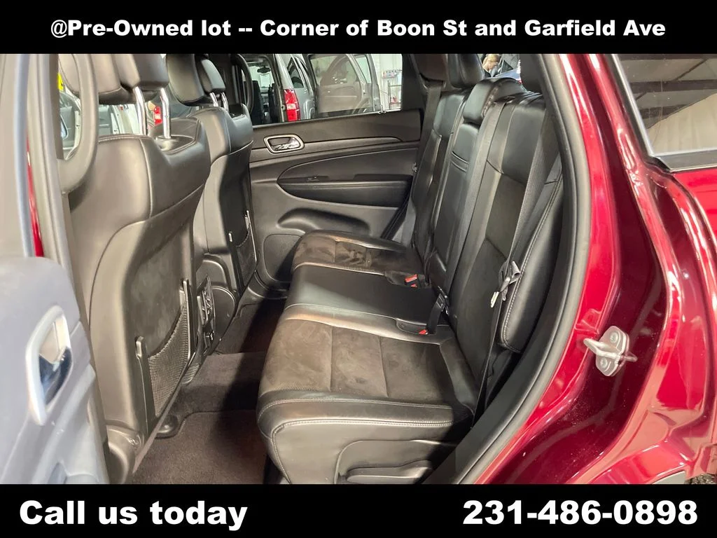 Used 2018 Red Jeep Altitude image 27