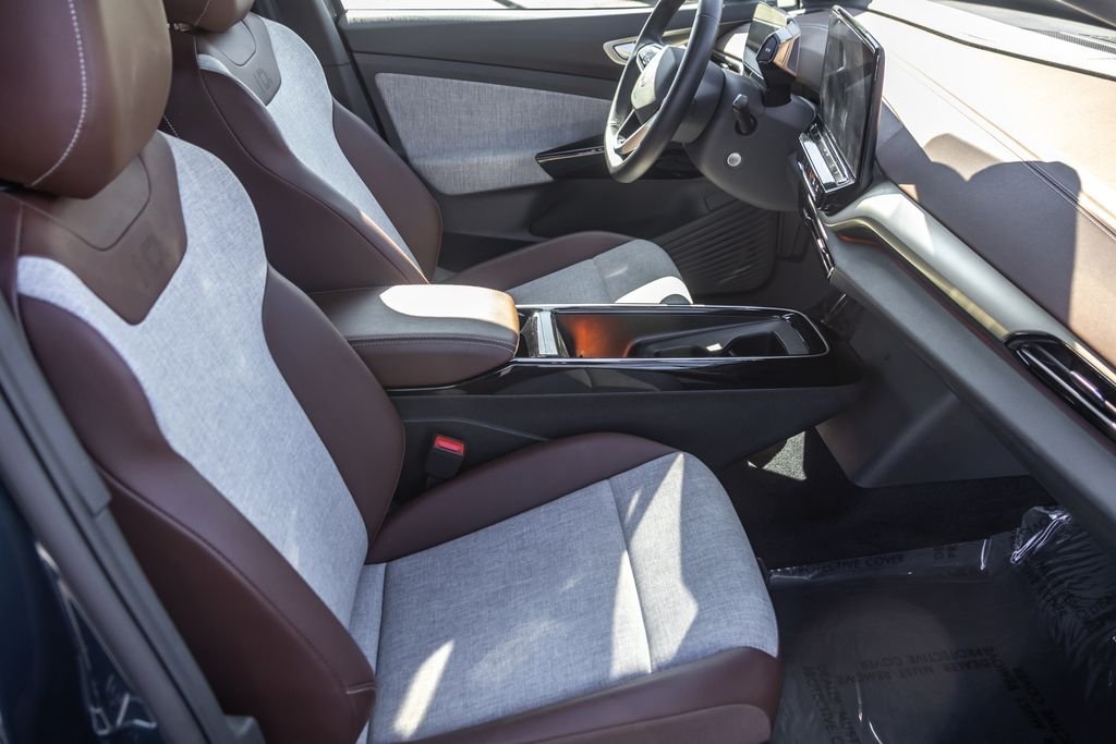 Used 2023 Blue Volkswagen Pro image 31