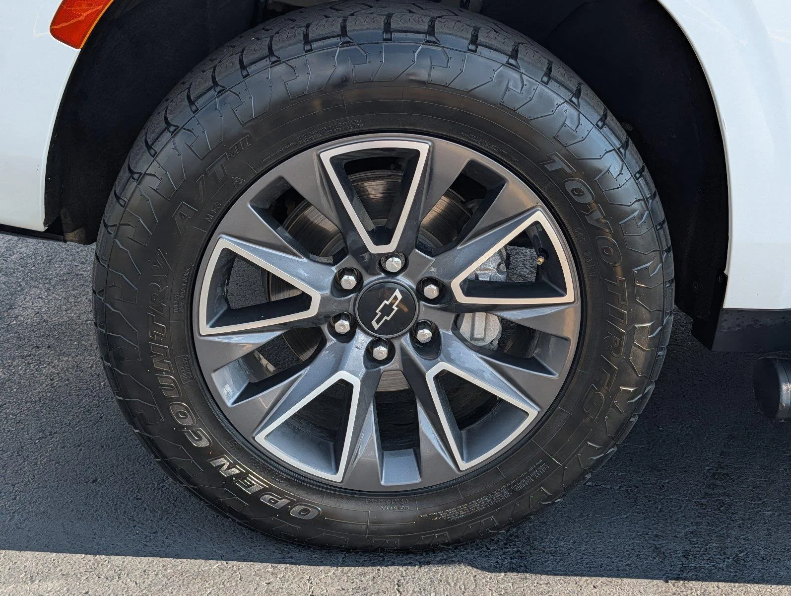 Used 2023 Summit White Chevrolet Z71 image 10