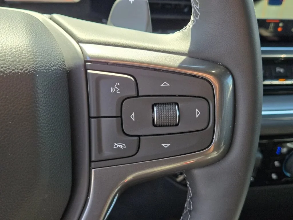 Used 2024 Black Chevrolet High Country image 24