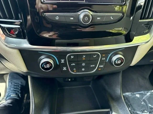 Used 2022 Summit White Chevrolet LS image 27