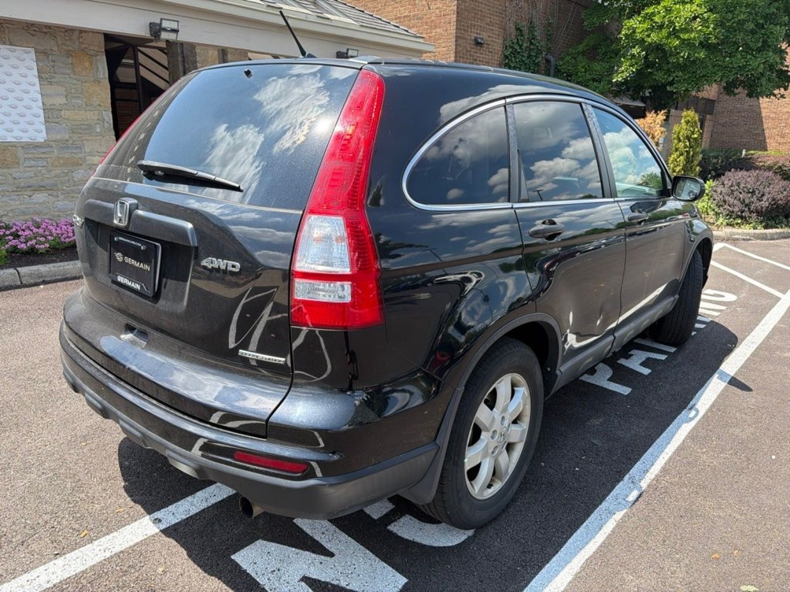 Used 2011 Crystal Black Pearl Honda SE image 6