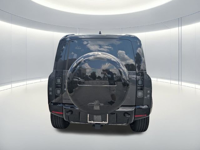 New 2026 Carpathian Grey Land Rover X-Dynamic SE image 9