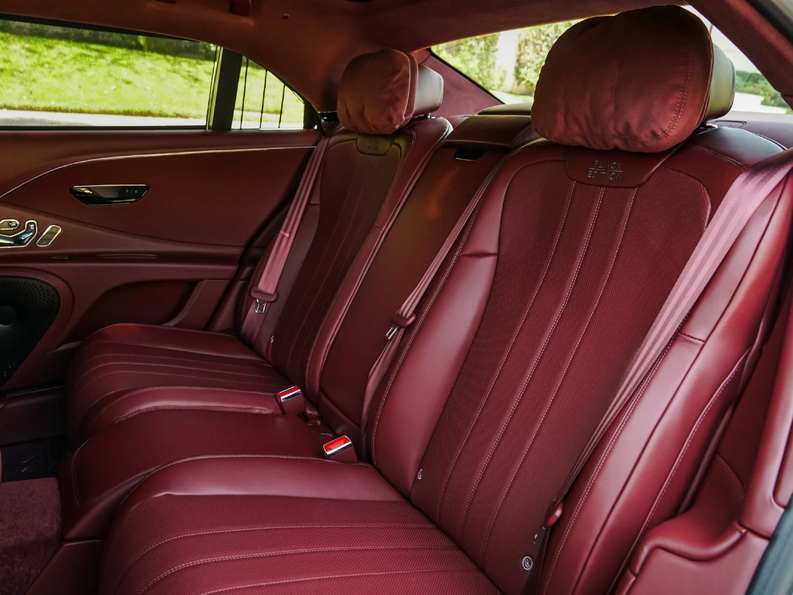 2025 Bentley Flying Spur - Photo 23