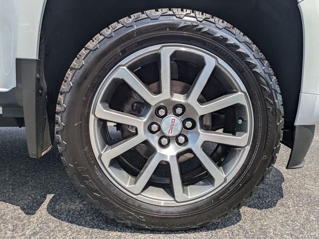 Used 2022 White GMC Denali image 13