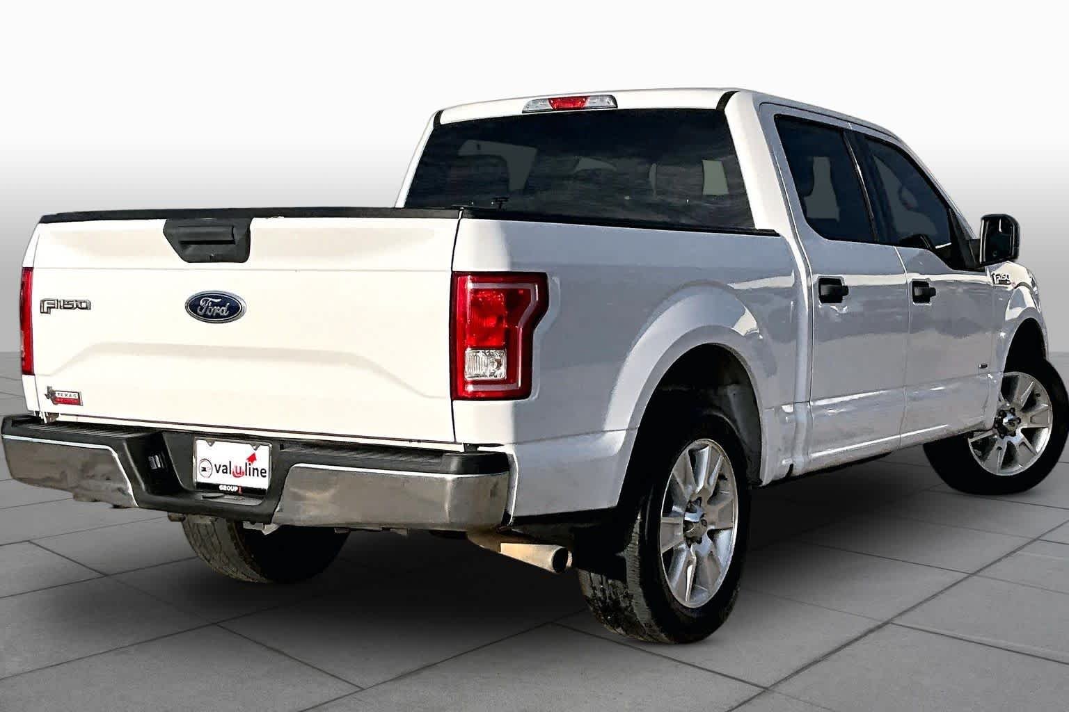 Used 2016 Oxford White Ford XLT image 13