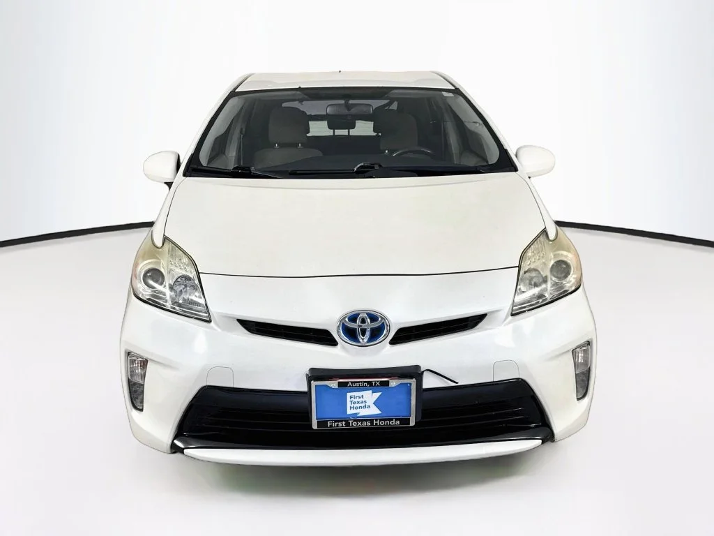 Used 2015 Blizzard Pearl Toyota Two image 2