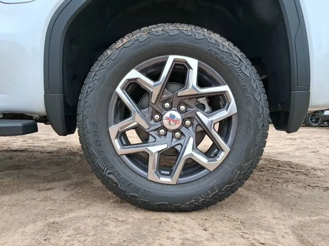2026 GMC Sierra 1500 SLT - Photo 19