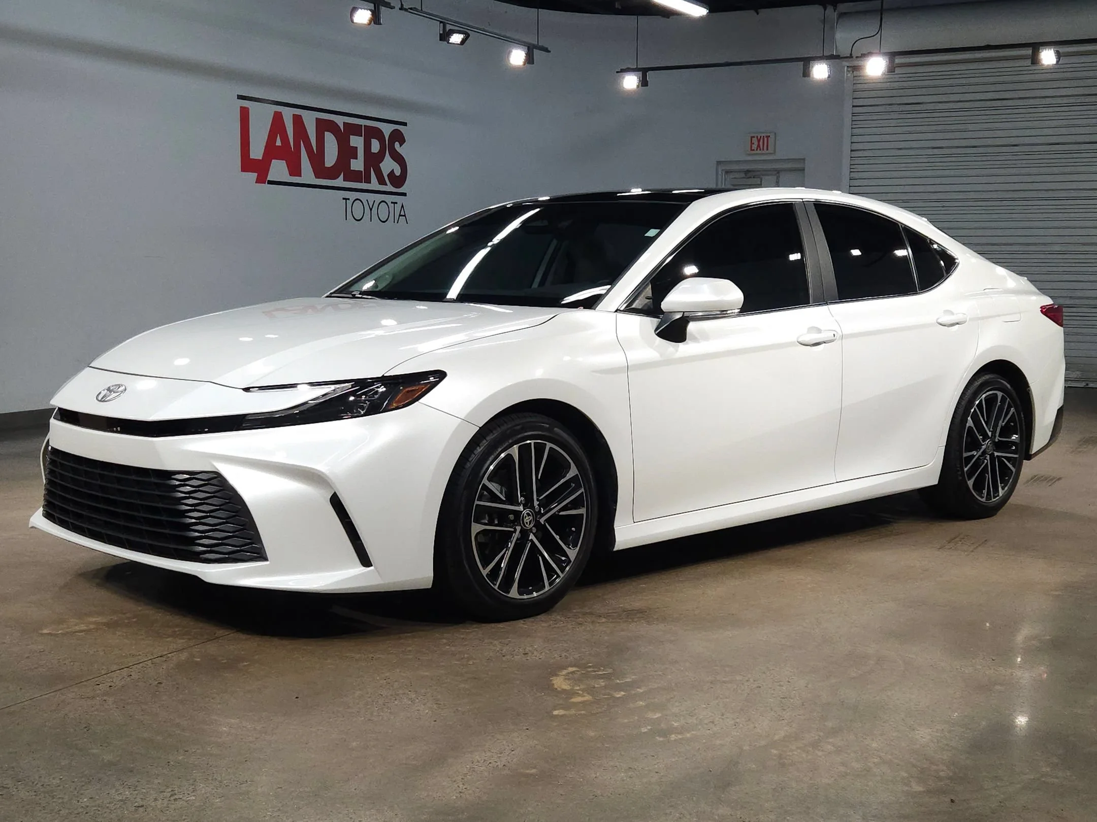 Certified Used 2025 Wind Chill Pearl Toyota XLE image 3
