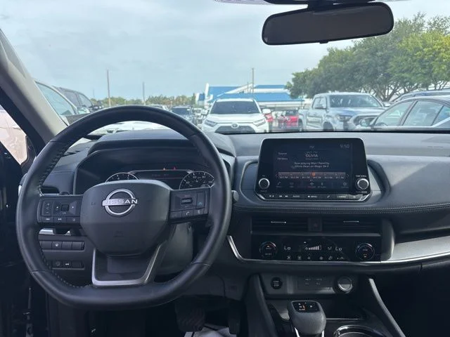 Used 2025 Blue Nissan SV image 11