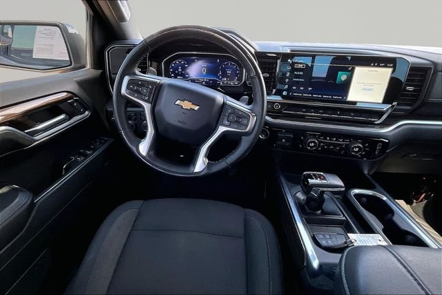 Used 2024 Gray Chevrolet LT image 5