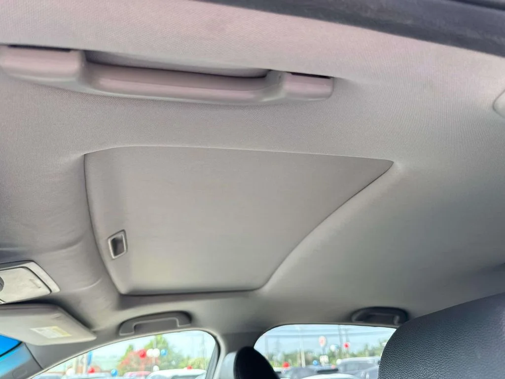 Used 2012 Silver Honda EX-L image 19