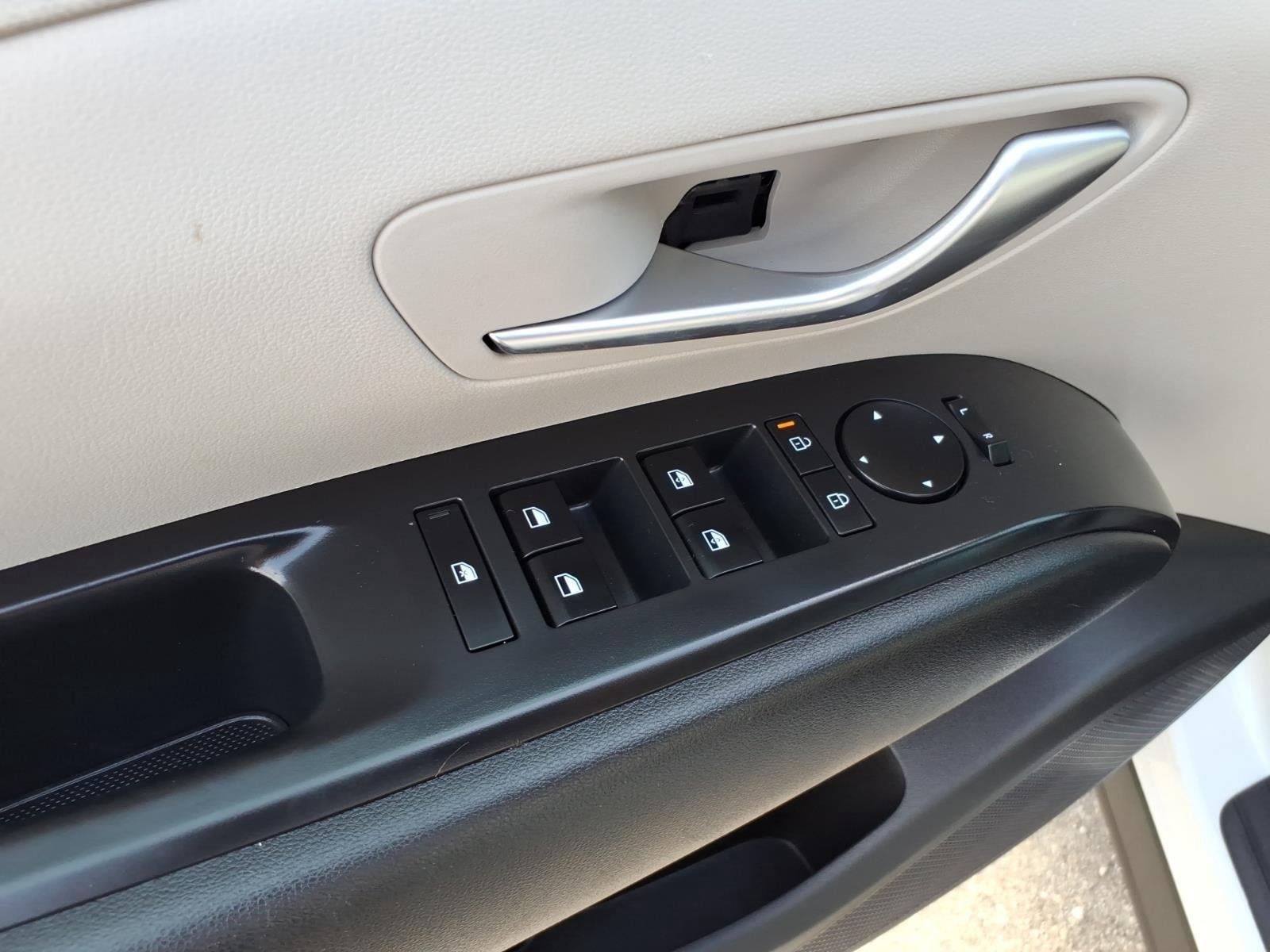 Used 2026 Creamy White Pearl Hyundai SEL Convenience image 11
