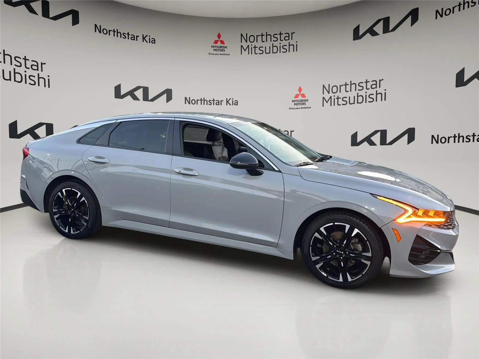 Used 2023 Wolf Gray Kia GT-Line image 6