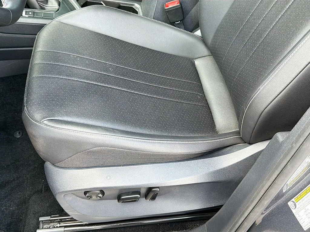 Used 2023 Platinum Gray Metallic Volkswagen SE R-Line Black image 18