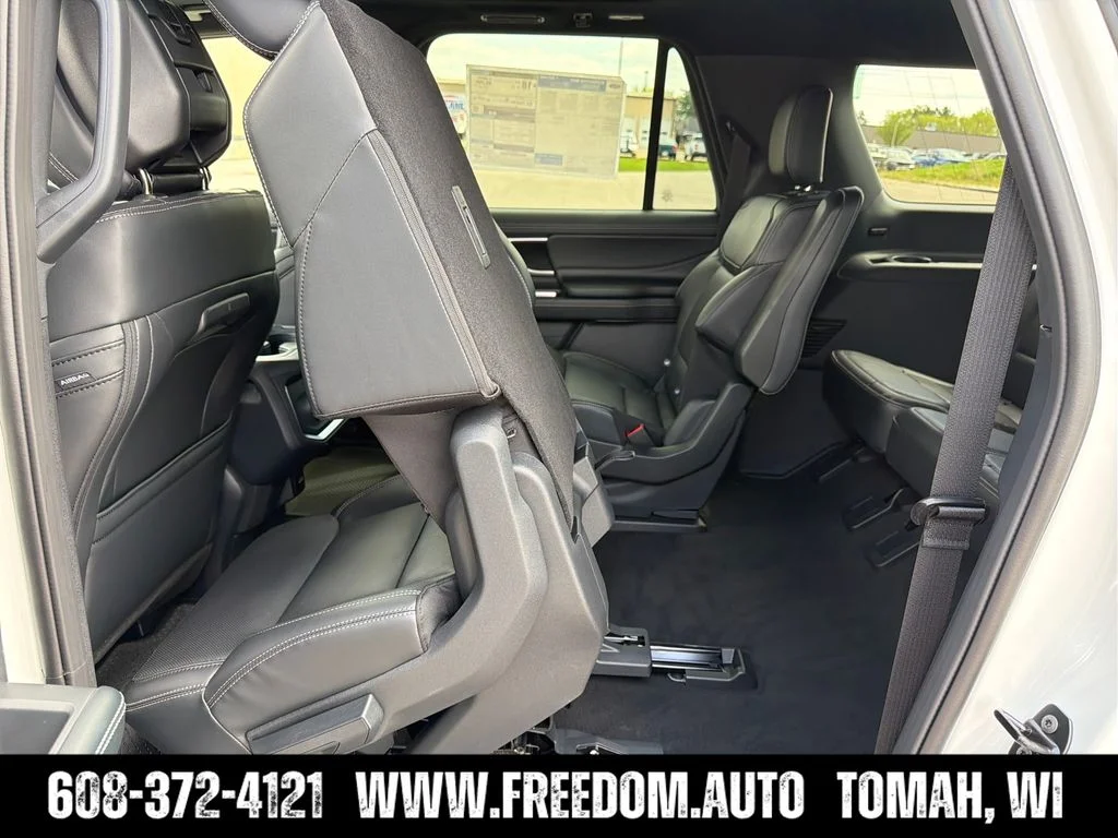New 2026 Star White Metallic Tri-Coat Ford MAX Platinum® image 25
