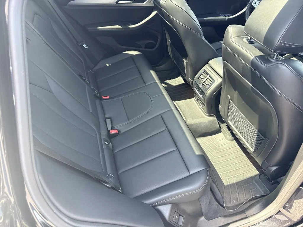 Used 2022 Black BMW sDrive30i image 19