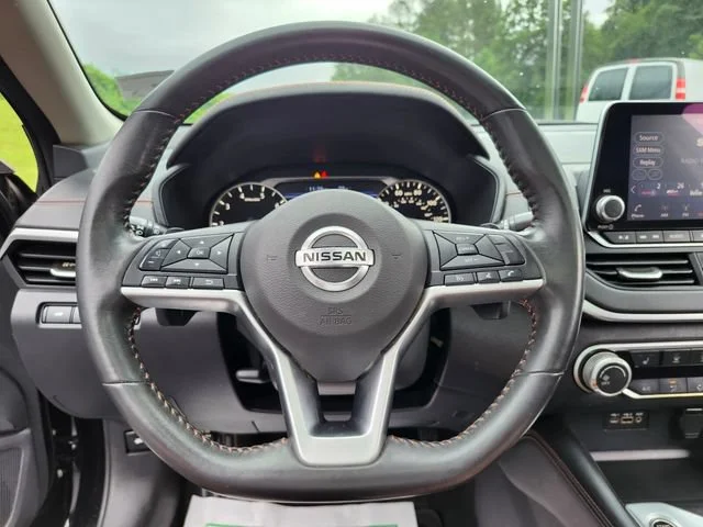 Used 2022 Black Nissan 2.5 SR image 30