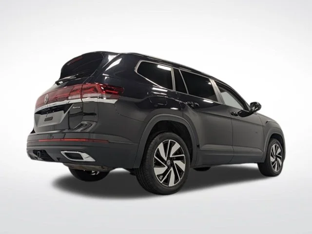 Used 2024  Volkswagen 2.0T SE w/Technology image 8