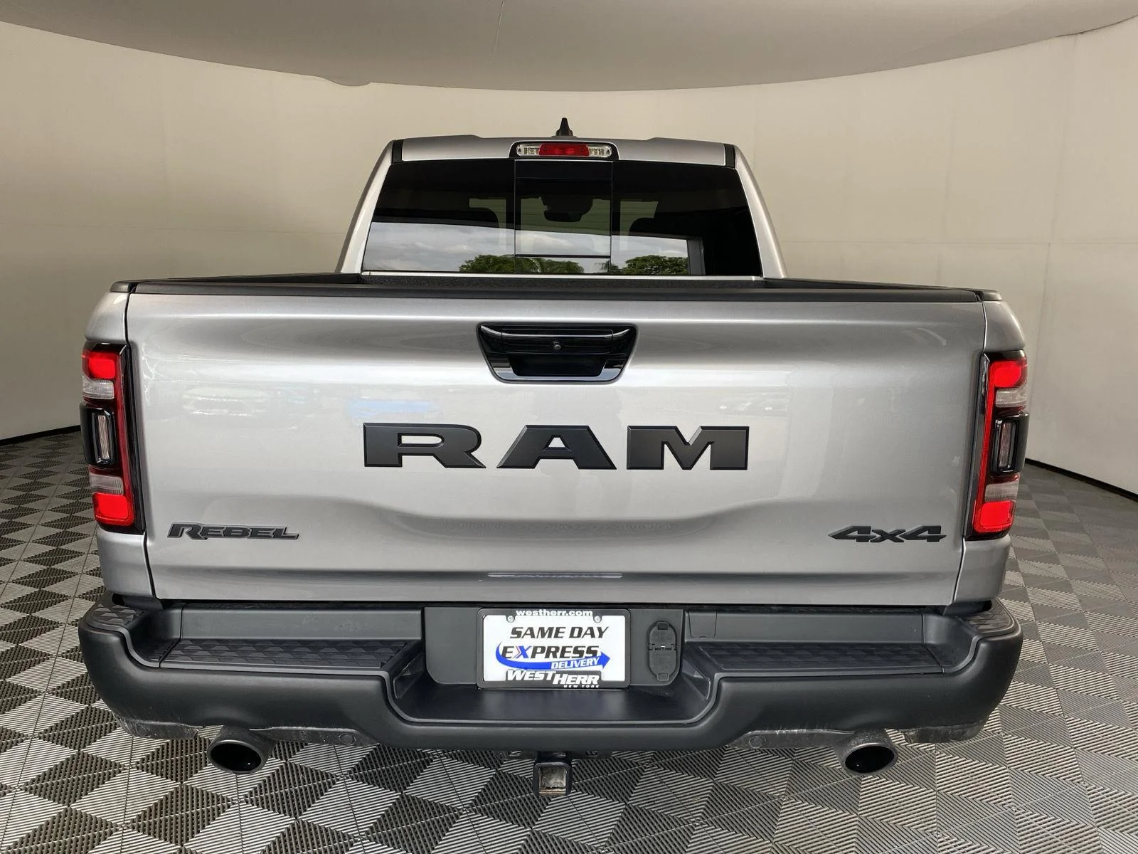 Used 2024 Billet Silver Metallic Clearcoat Ram Rebel image 17
