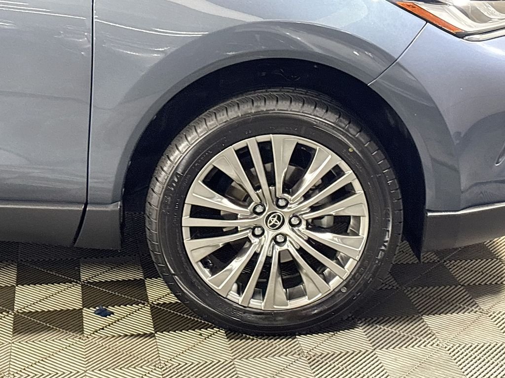 Used 2022 Coastal Gray Metallic Toyota XLE image 23