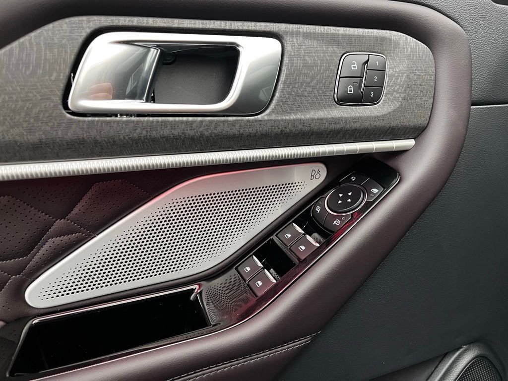 New 2026 Black Ford Platinum image 21