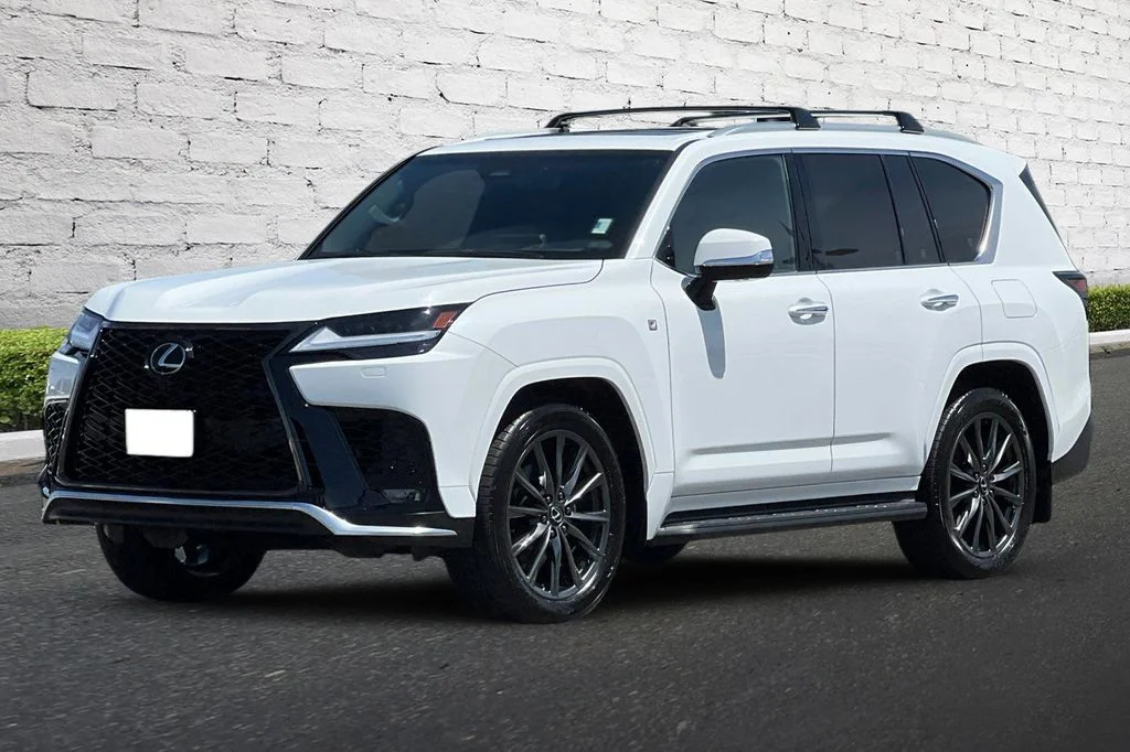 Certified Used 2026 White Lexus 600 F SPORT image 9