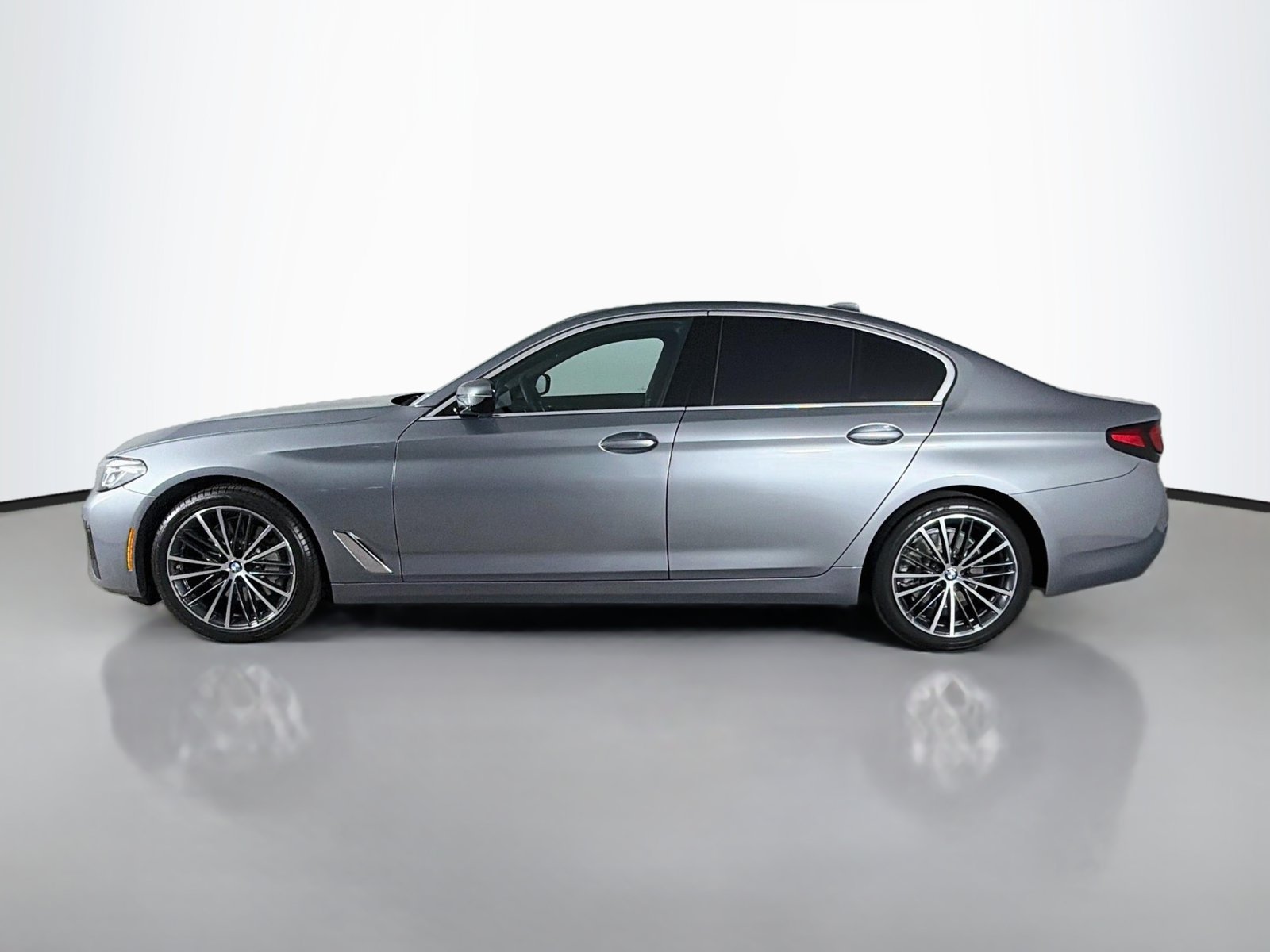 Certified Used 2023 Skyscraper Grey Metallic BMW 530i image 4