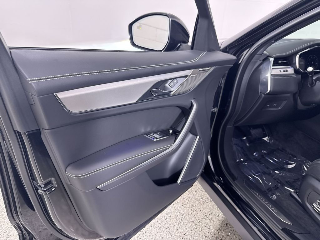 New 2026 Santorini Black Jaguar P250 R-Dynamic S image 13