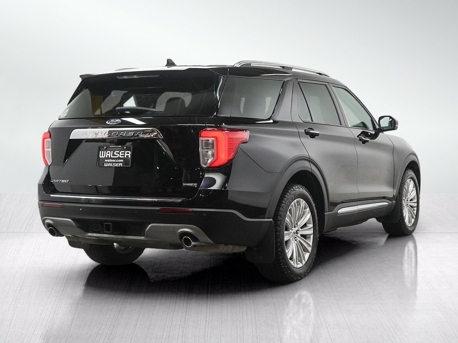 Used 2023  Ford Limited 4WD image 5