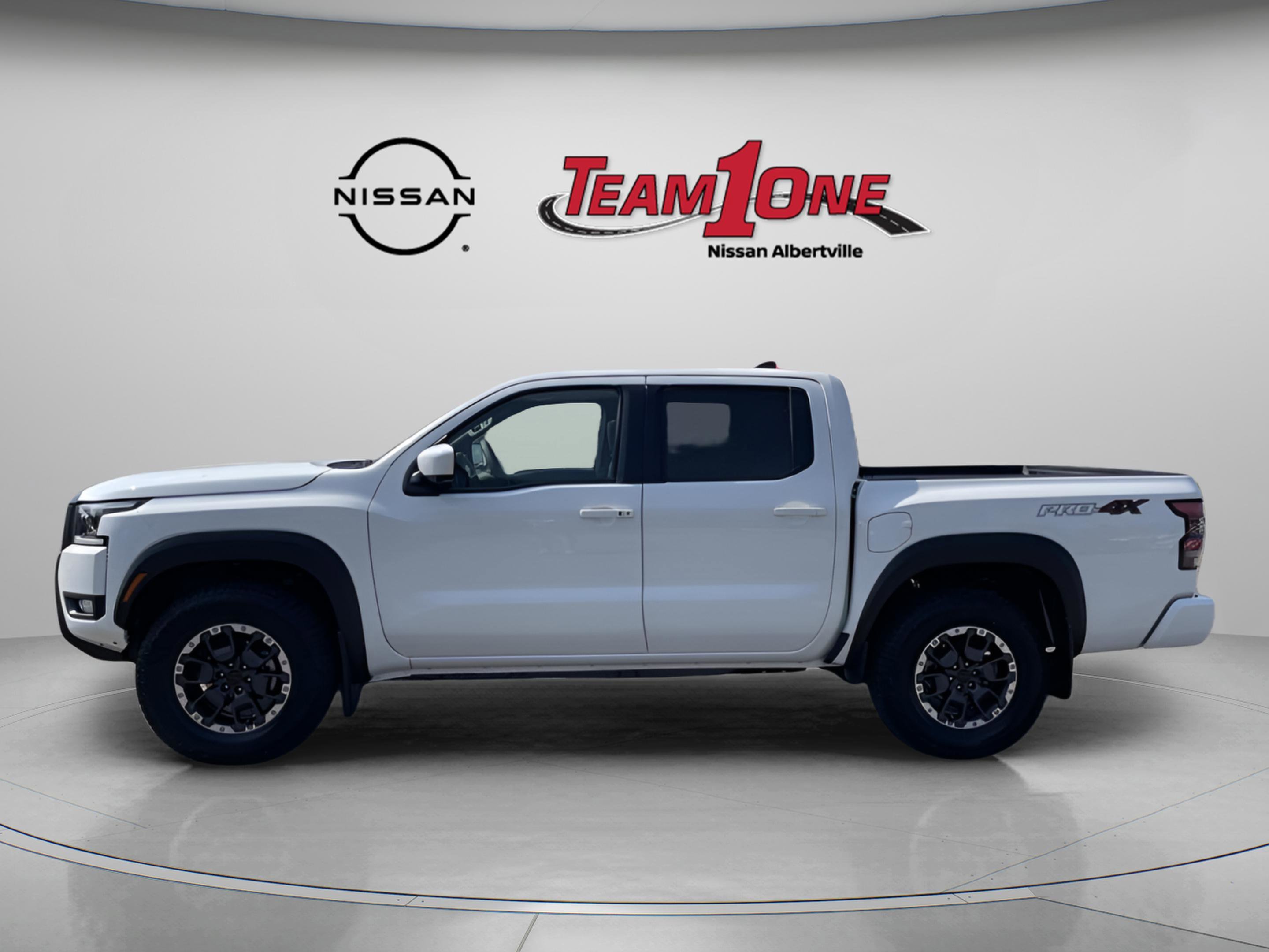 New 2026 Glacier White Nissan PRO-4X image 4
