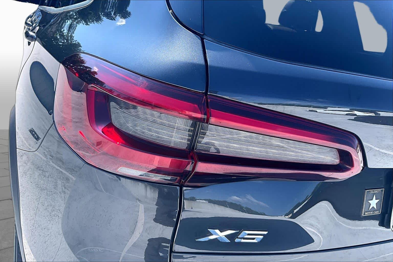 Used 2021 Dark Graphite Metallic BMW xDrive40i image 29
