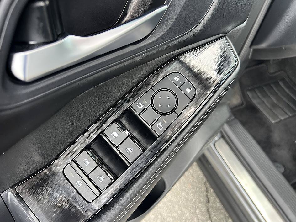 Used 2023 Gun Metallic Nissan SV image 21