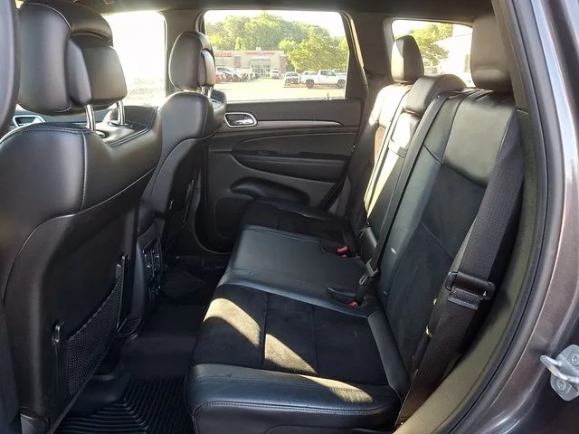 Used 2018 Gray Jeep Altitude image 10
