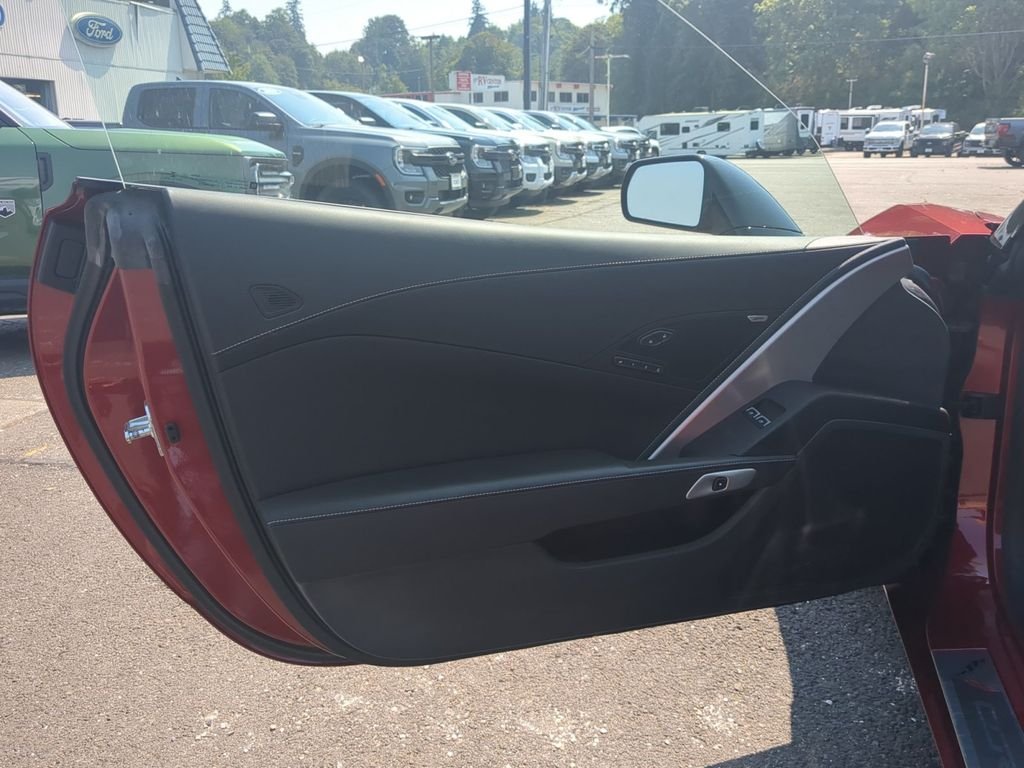 Used 2015 Red Chevrolet Stingray Z51 image 13