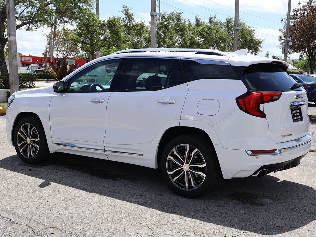 Used 2020 White GMC Denali image 10
