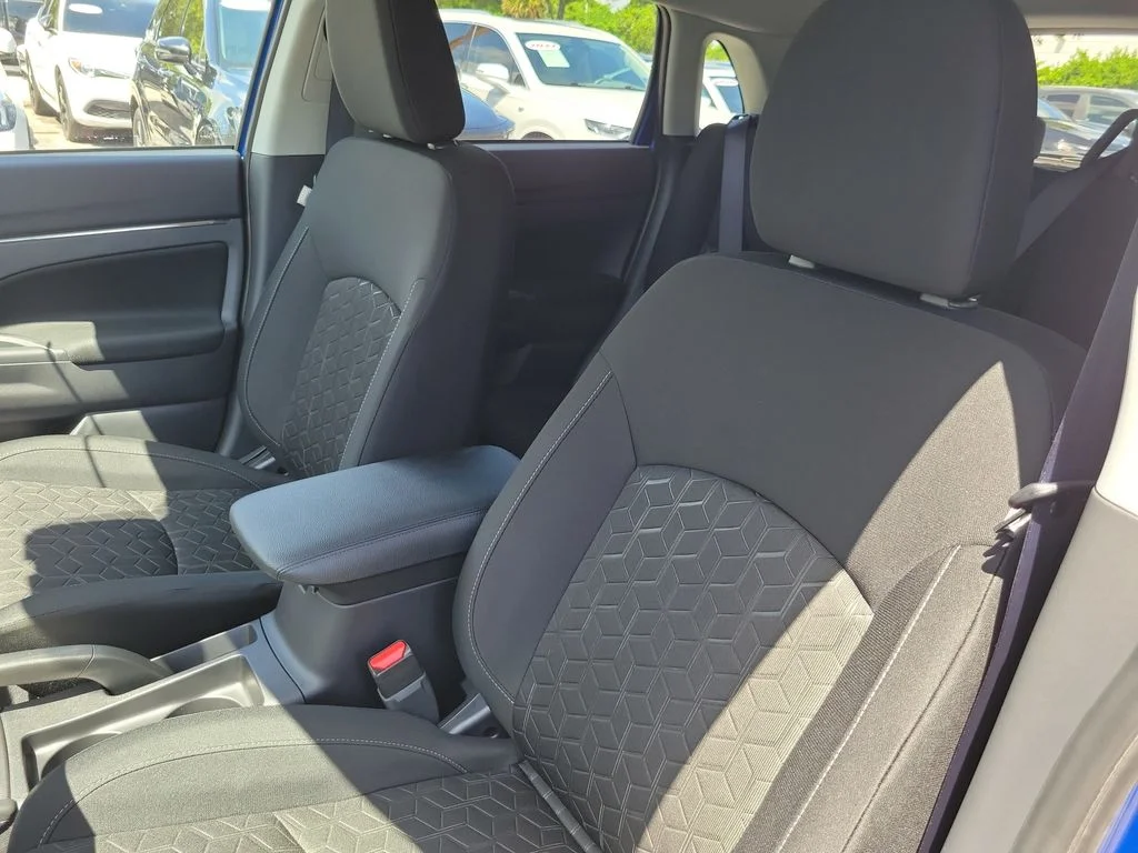 New 2027 OCTANE BLUE METALLIC Mitsubishi 2.0 S 2WD image 24