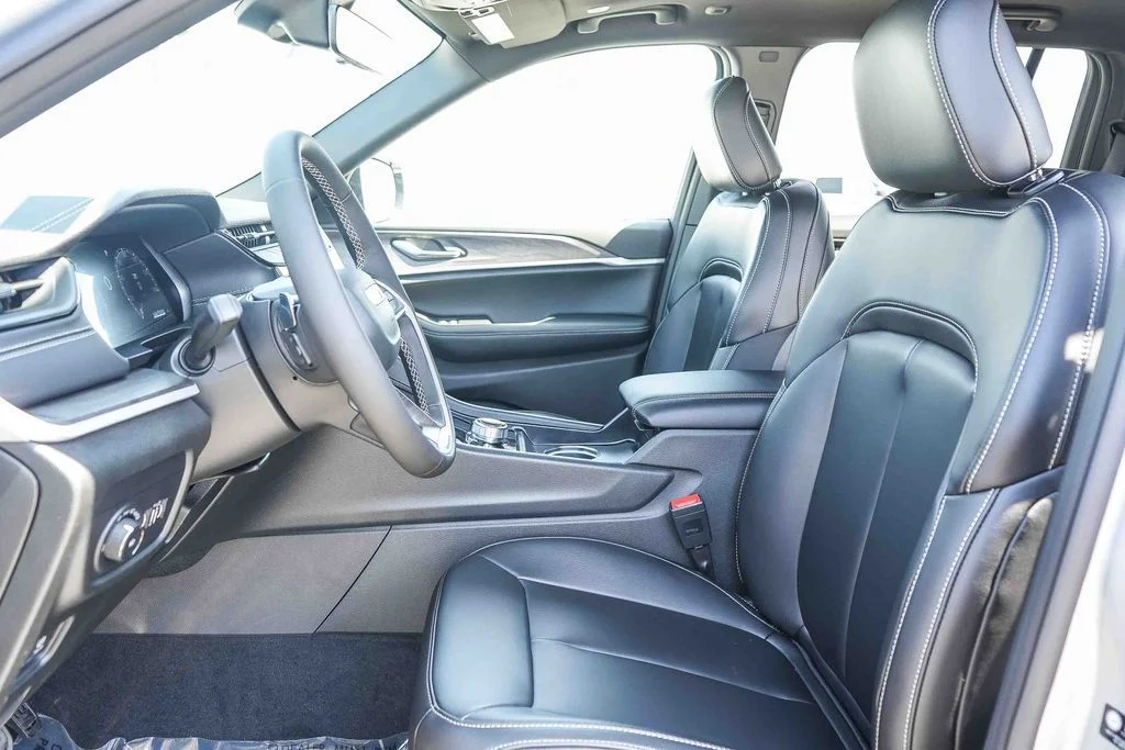 New 2026 Silver Jeep Limited image 18