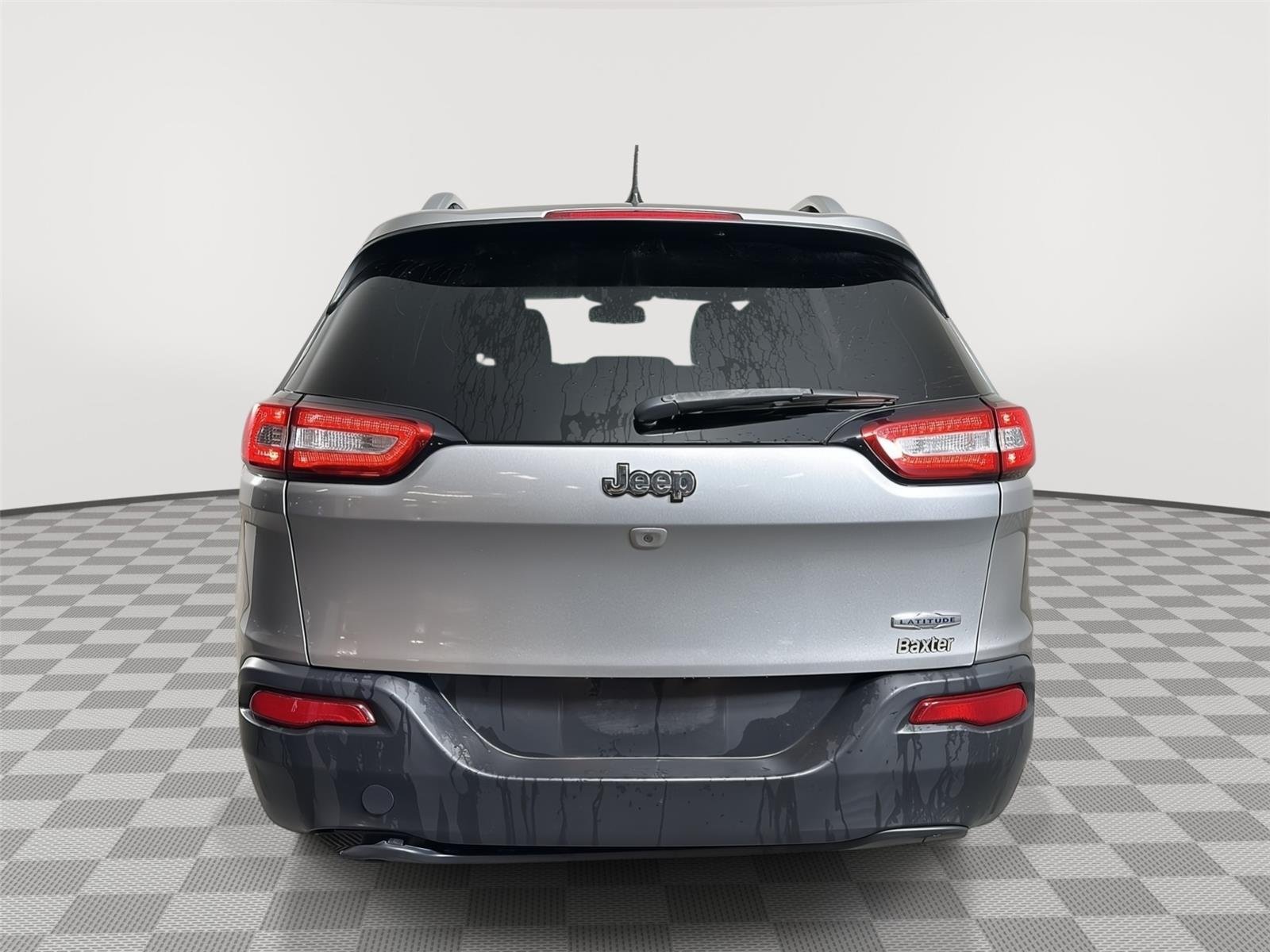 Used 2017 Granite Crystal Metallic Clearcoat Jeep Latitude image 20