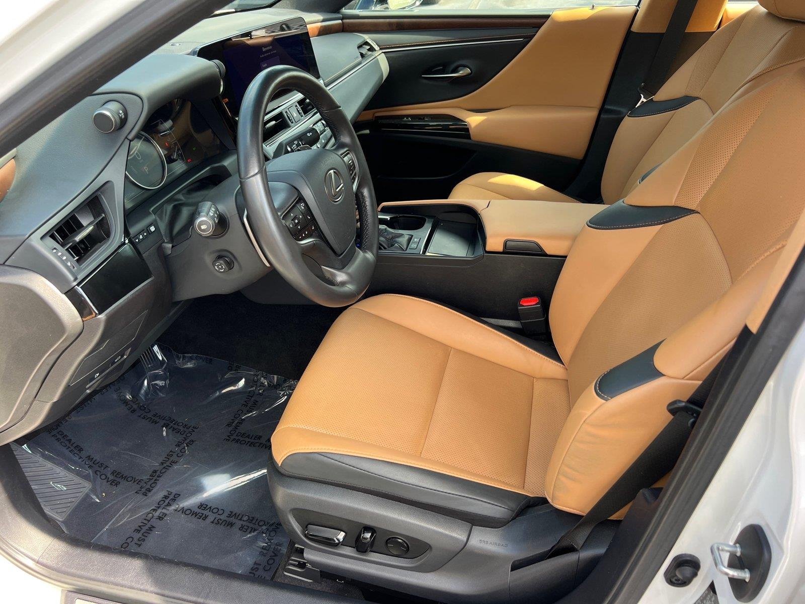 Used 2025 Eminent White Pearl Lexus ES 300h image 9