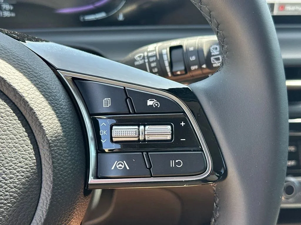 New 2026 White Kia LX image 25