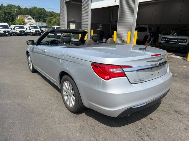 Used 2011 Silver Chrysler Touring image 5