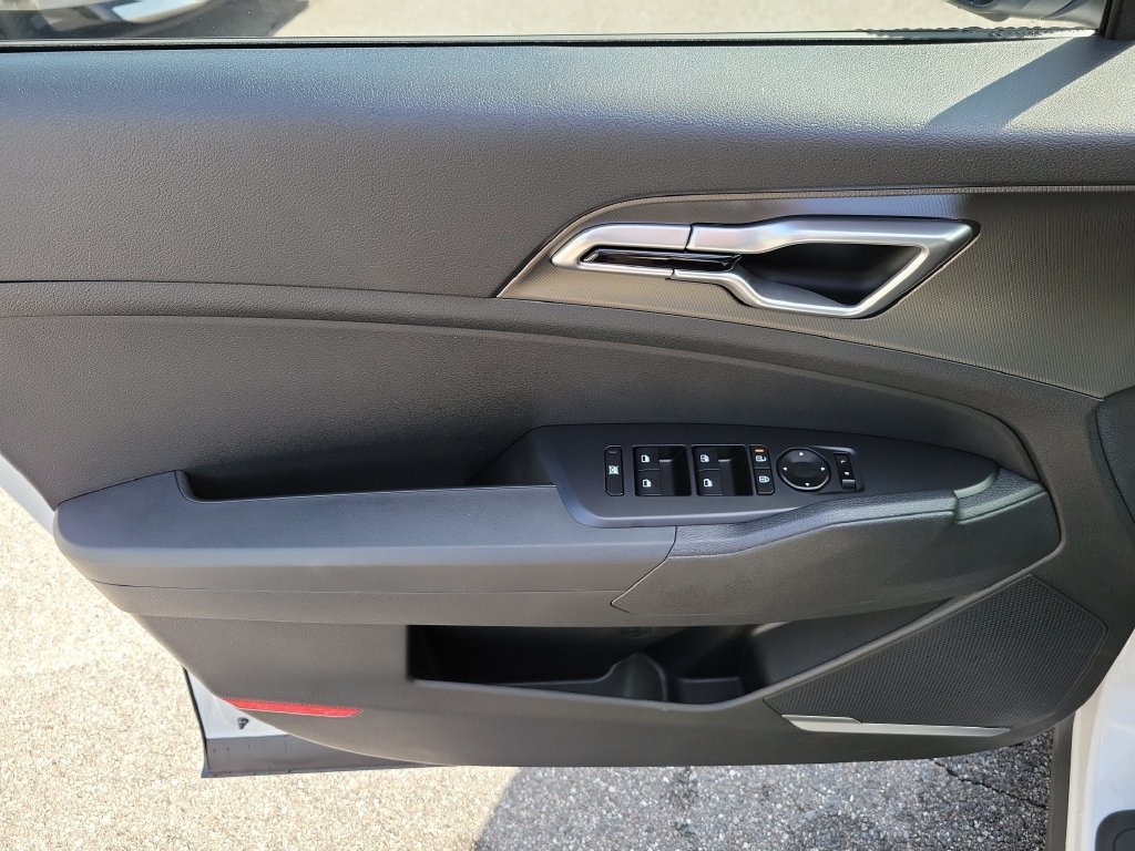 New 2027 Glacial White Pearl Kia LX image 19