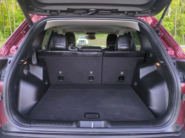 Used 2021 Red Jeep Latitude Lux image 23