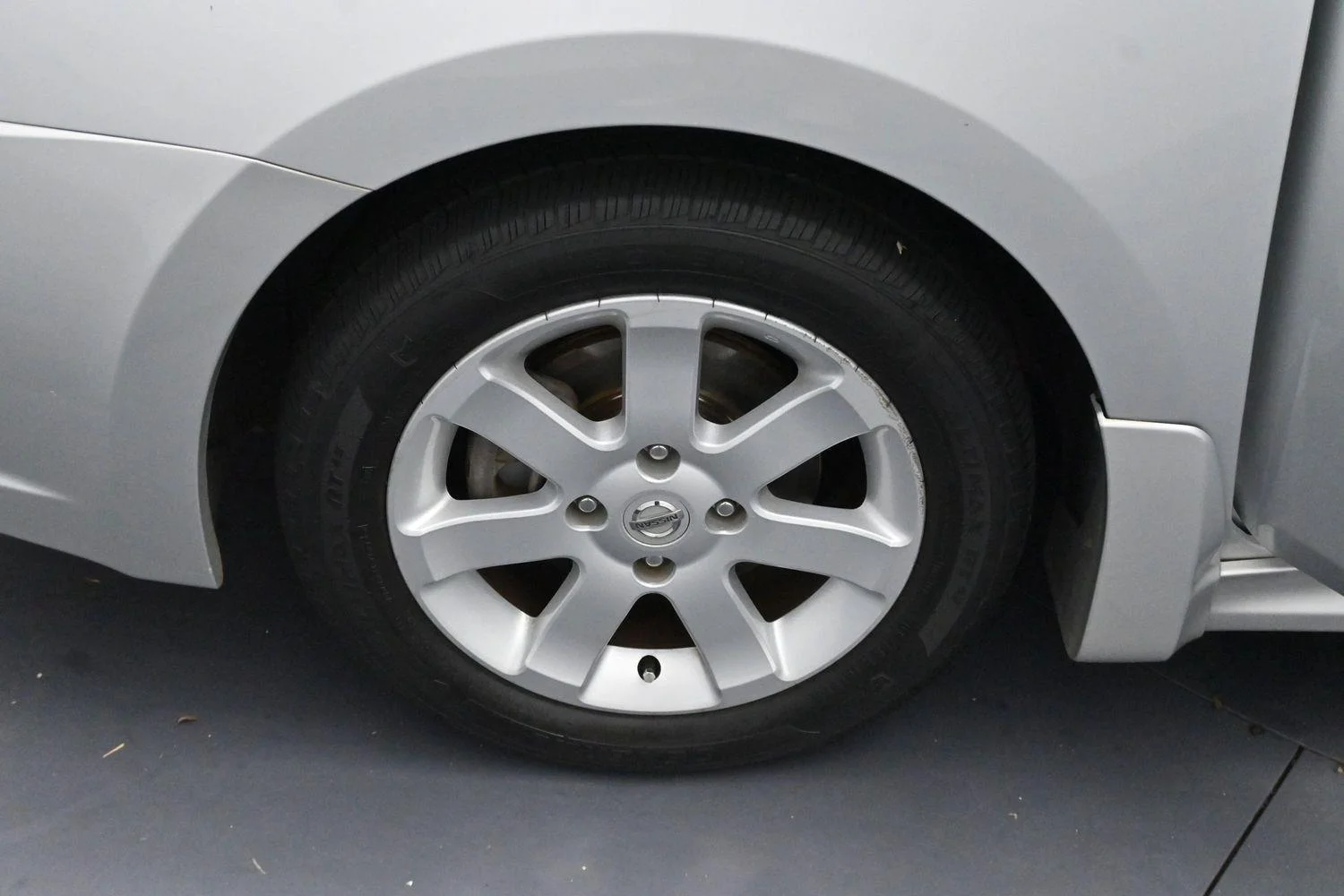 Used 2010 Brilliant Silver Metallic Nissan 2.0 SR image 24