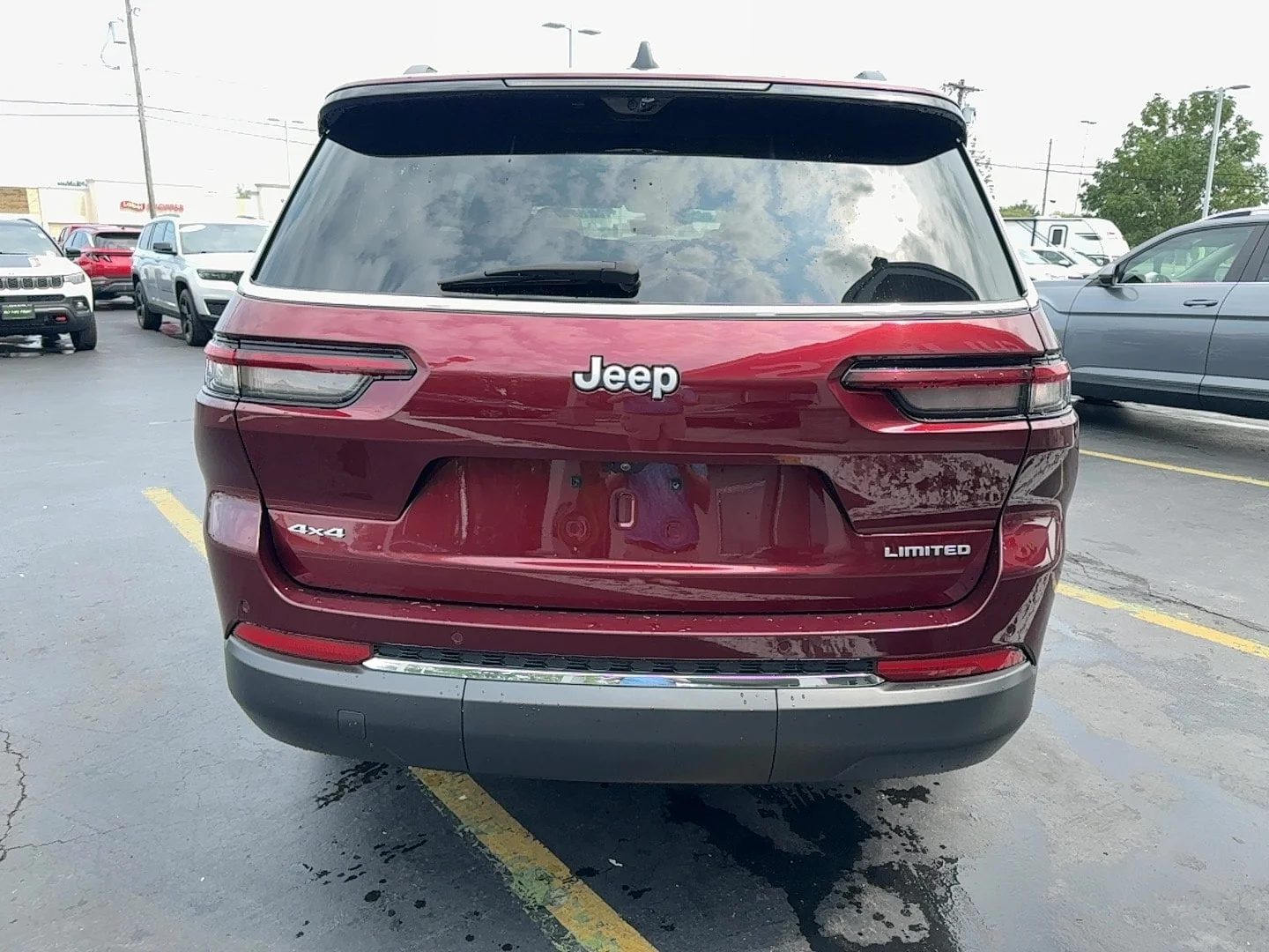 Used 2024 Velvet Red Pearlcoat Jeep Limited image 19